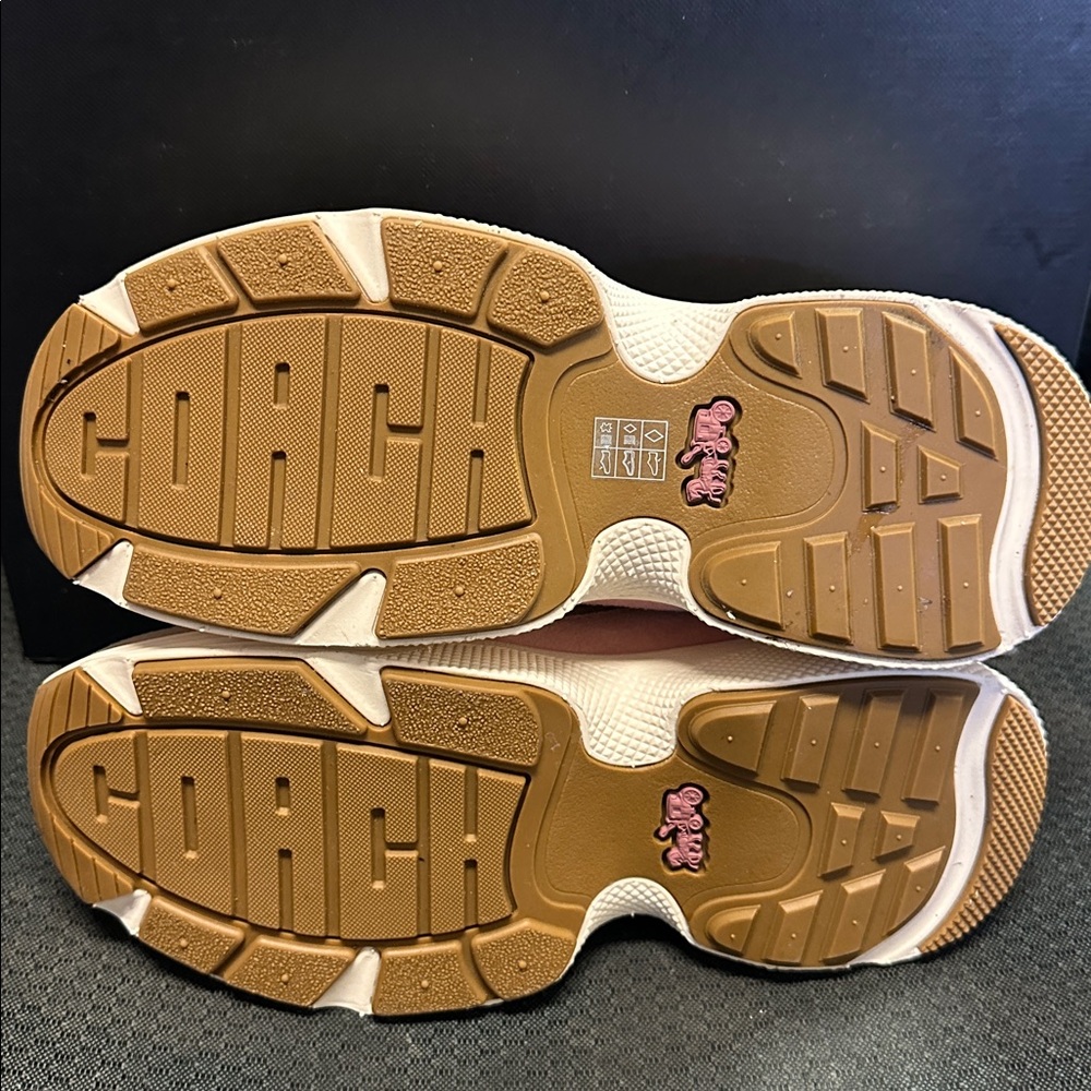 Coach ladies size 7.5 sneakers new in box
Sig tech runner pink/Lt. khaki - Picture 6 of 11